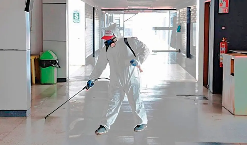La barra principal de Alianza Lima desinfectó el estadio Alejandro Villanueva y la comisaría victoriana. (FOTO: Líbero).
