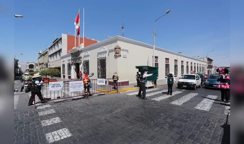 Medida restringe el paso de vehículos por los alrededores de la plaza de Armas Medida restringe el paso de vehículos por los alrededores de la plaza de Armas