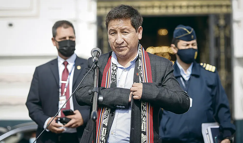 De boca. Guido Bellido con un nuevo mensaje que va con un perfil vinculado con la misoginia. Foto: Antonio Melgarejo/La República De boca. Guido Bellido con un nuevo mensaje que va con un perfil vinculado con la misoginia. Foto: Antonio Melgarejo/La República