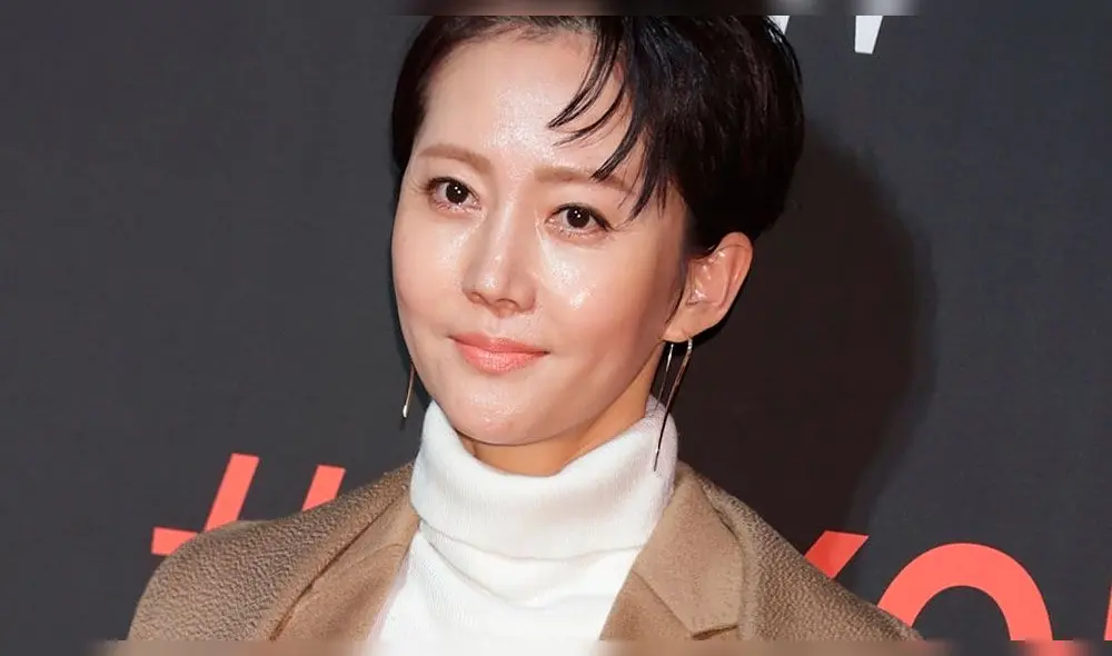 Yum Jung Ah es una actriz, modelo y ex reina de belleza, nacida el 28 de julio de 1972.