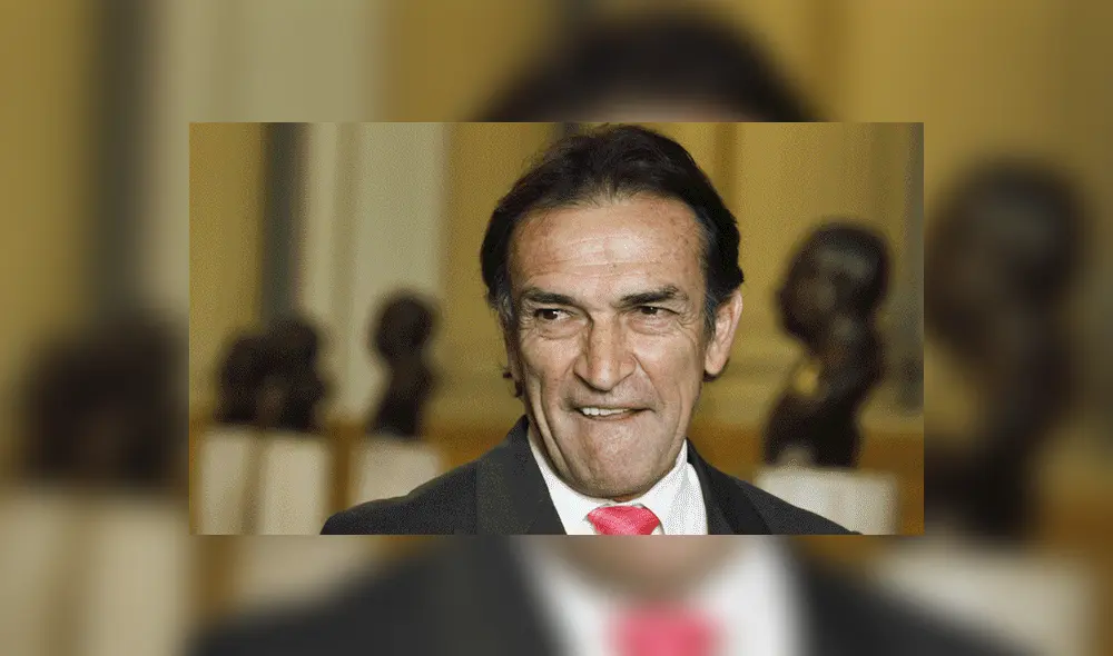 Becerril denunció a fiscal Carrasco por incluirlo en caso 'Los Wachiturros de Tumán' Becerril denunció a fiscal Carrasco por incluirlo en caso 'Los Wachiturros de Tumán'