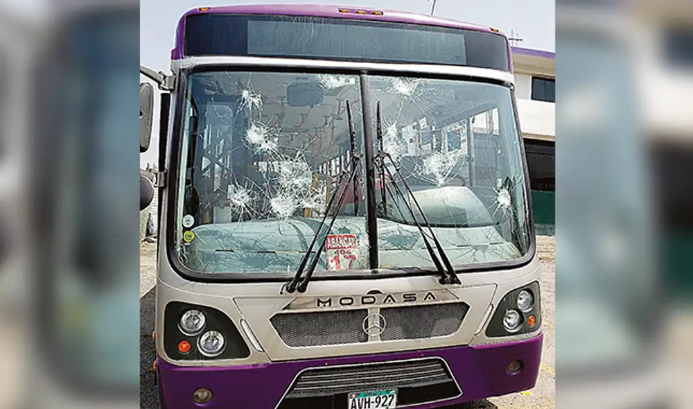 Daño. Rompieron las lunas de los buses del Corredor Morado. Daño. Rompieron las lunas de los buses del Corredor Morado.