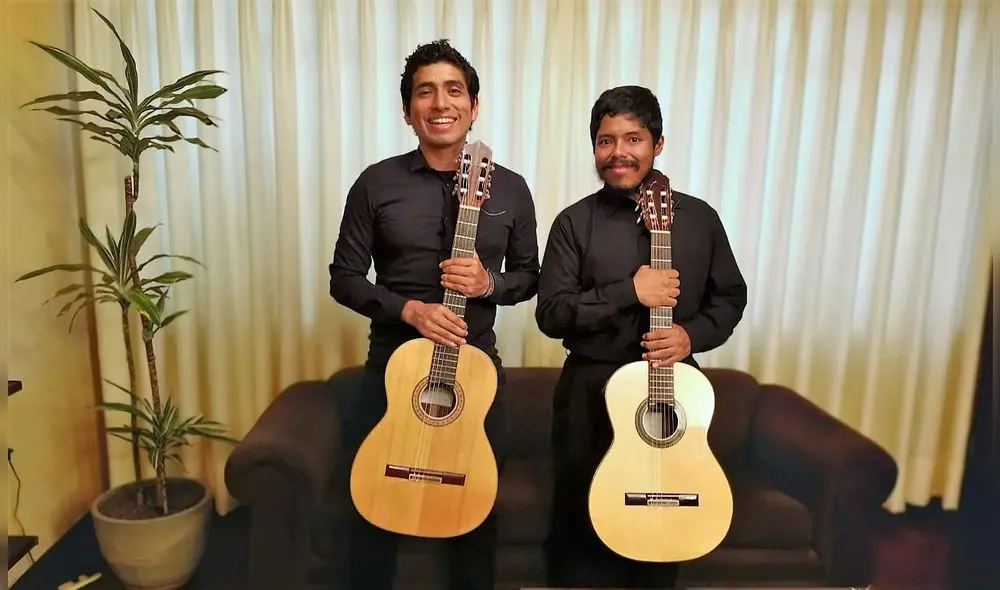 Max Carbajal y Agustín Baltazar, concertistas de guitarra. Max Carbajal y Agustín Baltazar, concertistas de guitarra.