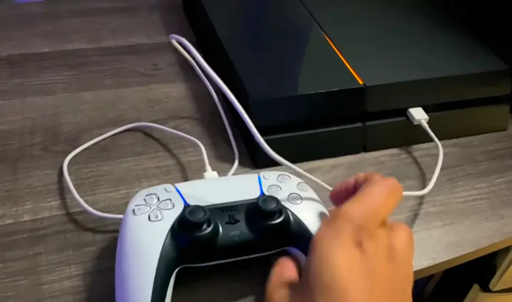 Mando DualSense no es compatible con las consolas PS4. Foto captura: YouTube Mando DualSense no es compatible con las consolas PS4. Foto captura: YouTube