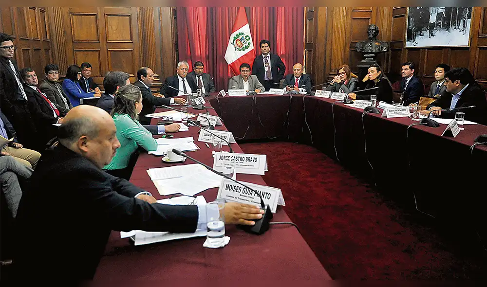 Aprueban dictamen que regula publicidad en medios privados
