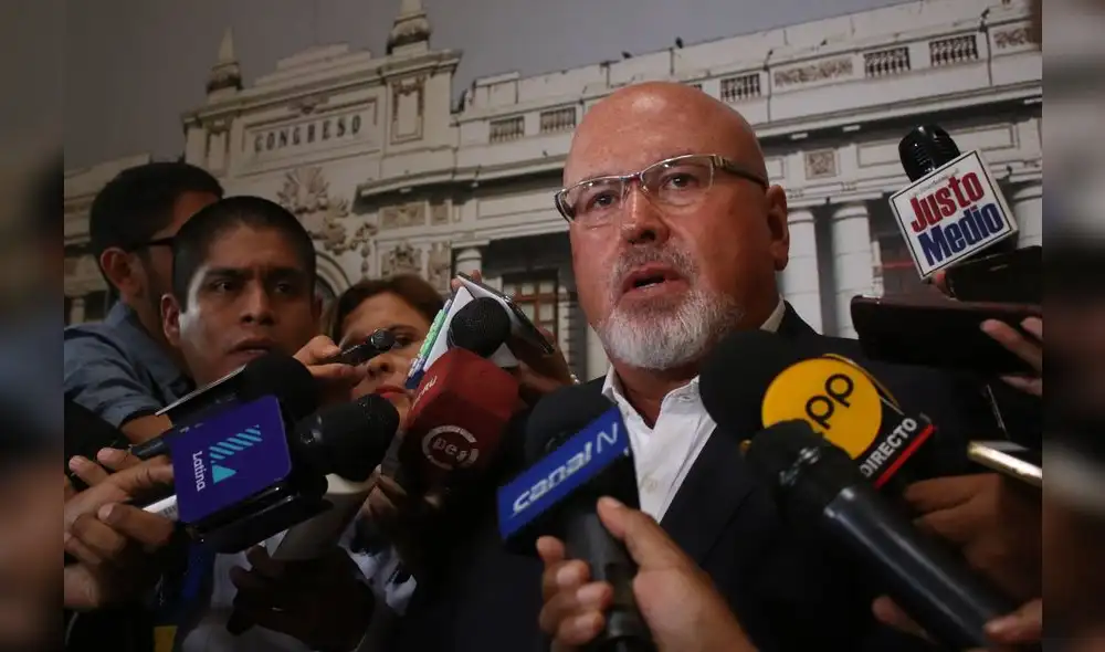 Fujimorismo se impone y aprueba sanción contra Bruce en Comisión de Ética