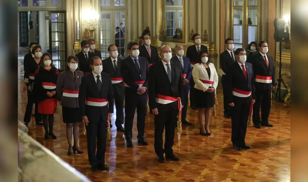 Vizcarra tomó juramento al nuevo gabinete ministerial. Vizcarra tomó juramento al nuevo gabinete ministerial.