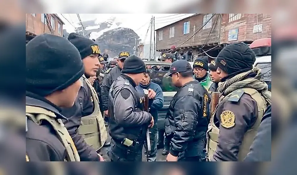 salvados. Policía intervienen para evitar muerte de ladrones.