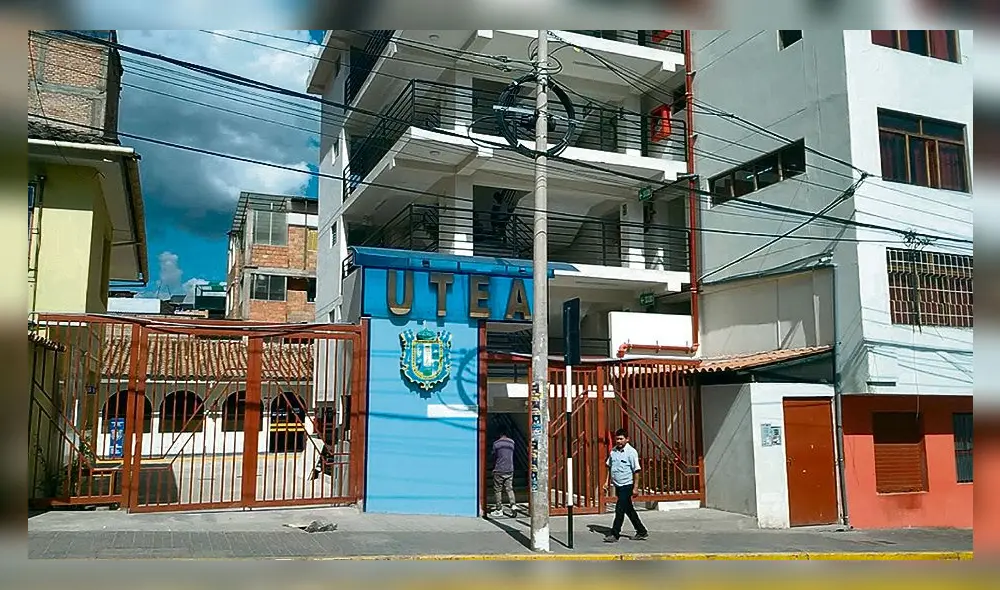 huecos. Colegio de Ingenieros concluyó que se usó asfalto blando, es decir, de baja calidad, para la obra. Transportistas exigen que se repare vía de 13 kilómetros.