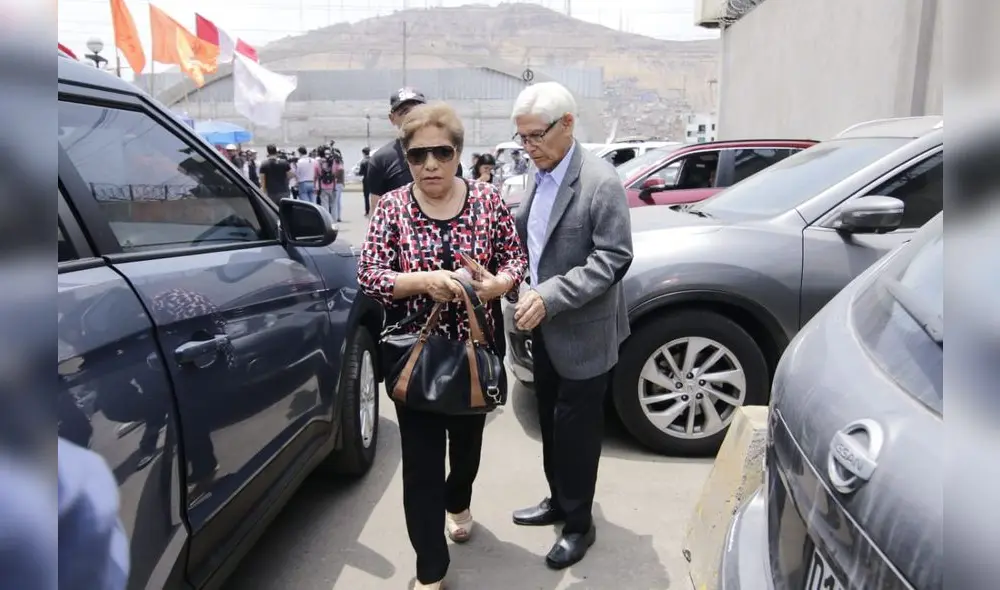 Fujimoristas visitaron a Mark Vito por descompensación en huelga de hambre [FOTOS]