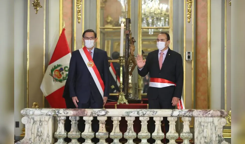 Vizcarra tomó juramento al nuevo gabinete ministerial. Vizcarra tomó juramento al nuevo gabinete ministerial.