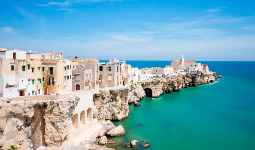Puglia es una región sureña que forma el talón de la “bota” de Italia y es conocida por sus ciudades montañosas encaladas. Foto: El Cronista Puglia es una región sureña que forma el talón de la “bota” de Italia y es conocida por sus ciudades montañosas encaladas. Foto: El Cronista