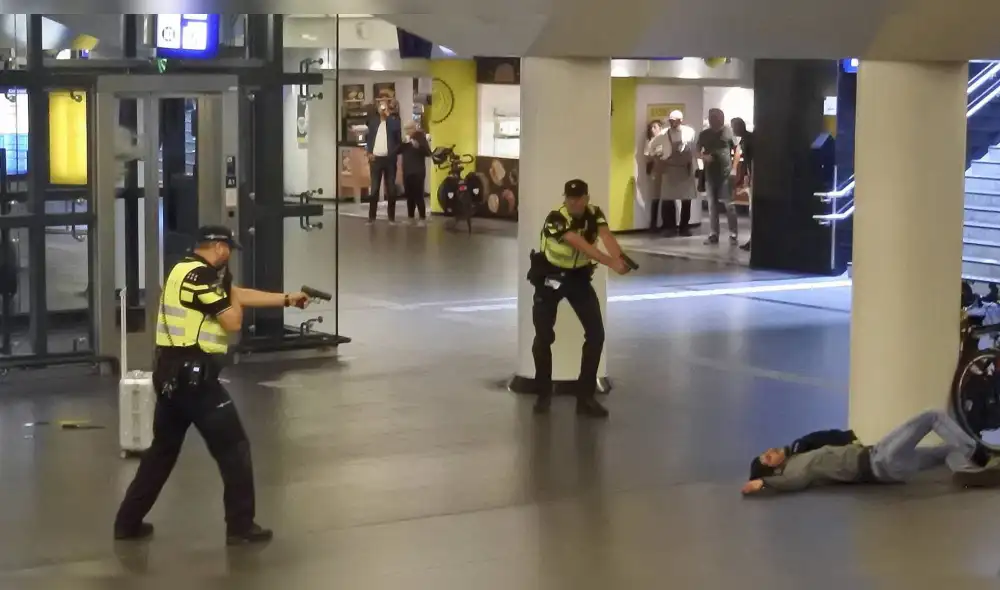 Holanda: afgano tenía 'motivos terroristas' en ataque a dos turistas en Ámsterdam