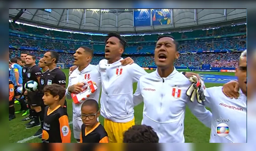 Himno nacional en el Perú vs. Uruguay