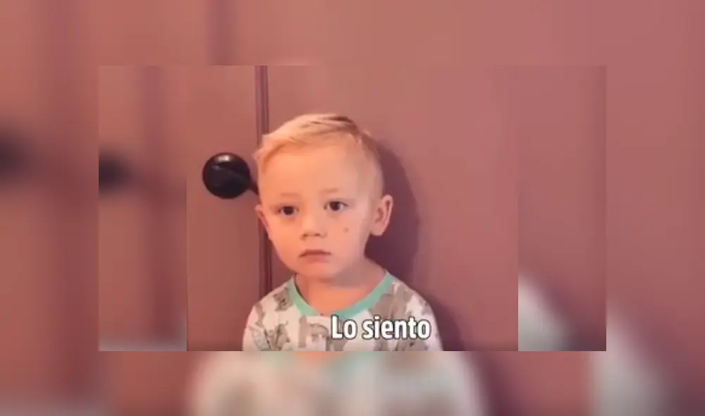 Video es viral en Facebook. La mamá llamó a un lado al pequeño y le pidió perdón por haberse comida todas sus golosinas, sin imaginar la curiosa respuesta que le daría este