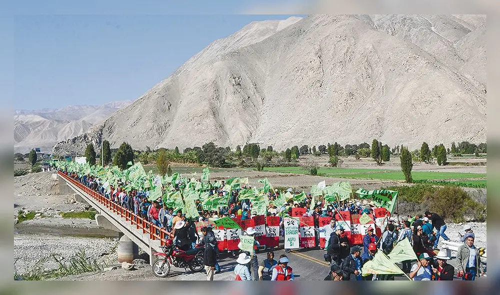 PRIMER DIA DE PARO EN EL VALLE DE TAMBO CONTRA PROYECTO TIA MARIA PRIMER DIA DE PARO EN EL VALLE DE TAMBO CONTRA PROYECTO TIA MARIA