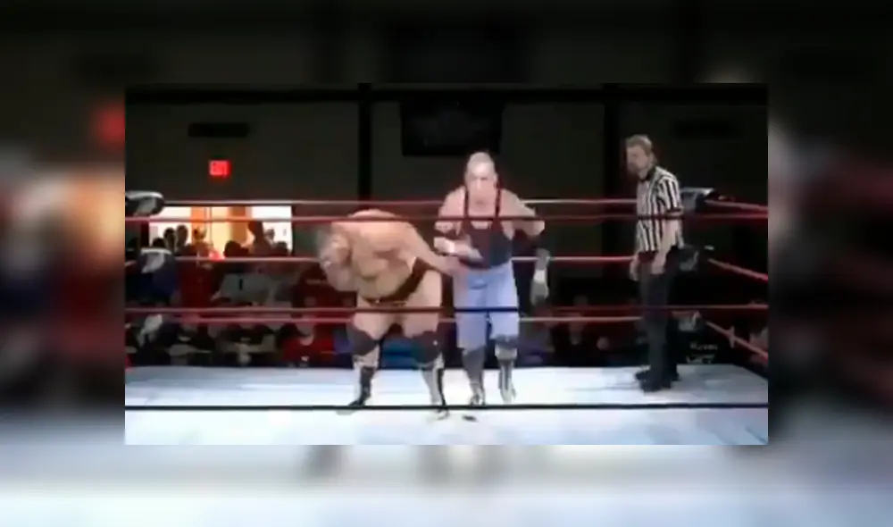 Facebook viral: Luchador se cree el ganador de combate, pero rival reacciona y le da severa lección [VIDEO] 