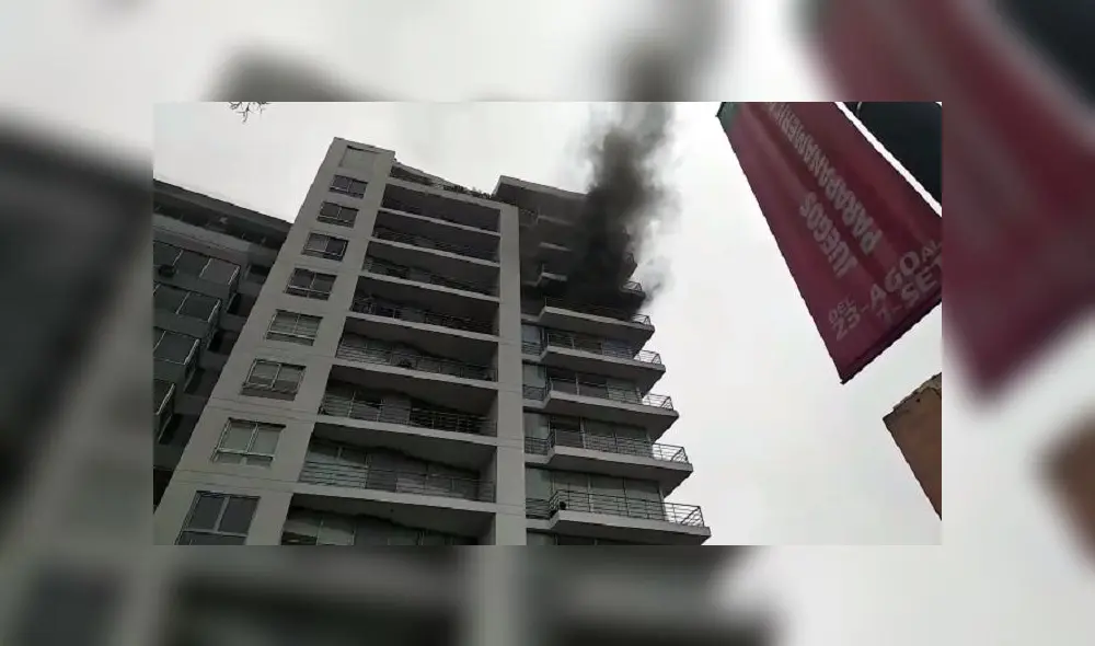 La familia atrapada pide ayuda para ser rescatada. La familia atrapada pide ayuda para ser rescatada.