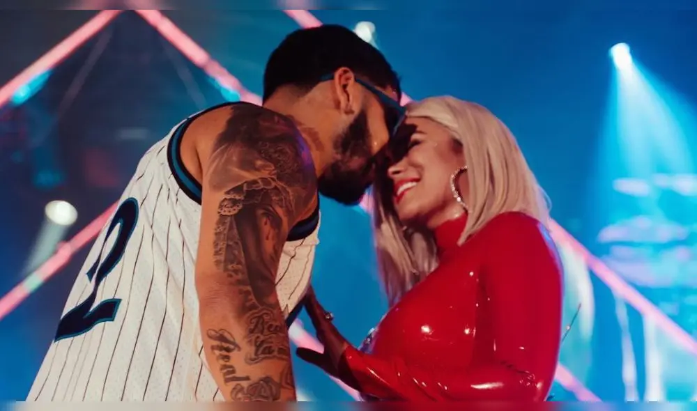 Anuel AA y Karol G muestran momento íntimo en la cama