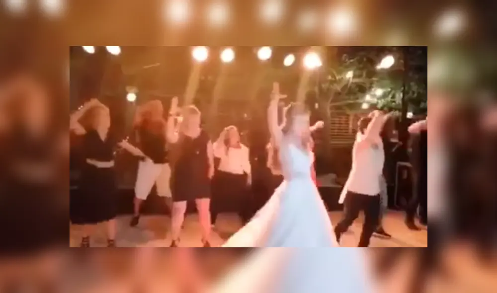 En Facebook, una novia preparó una sorpresa para su pareja e invitados bailando la canción ‘Con Calma’ de Daddy Yankee.