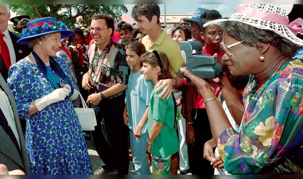 Reina Isabel II habría censurado documental que expone intimidad de los Windsor