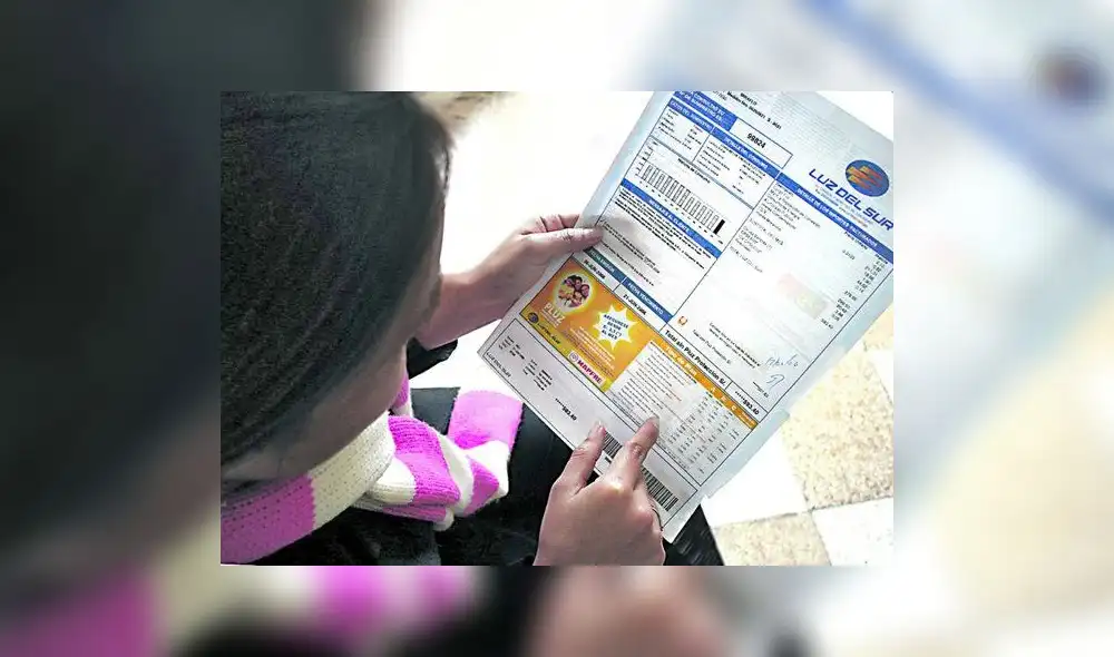 Tarifas de luz bajan desde hoy 5,2% para las familias y 6,7% para las industrias Tarifas de luz bajan desde hoy 5,2% para las familias y 6,7% para las industrias