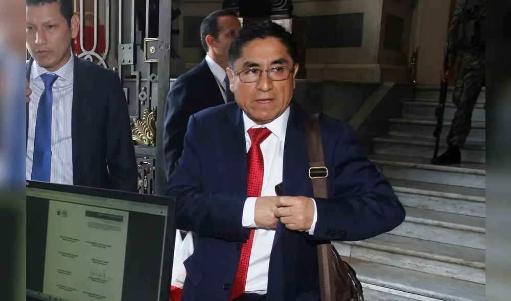 Sala Penal aprueba pedido de extradición del exjuez César Hinostroza Pariachi Sala Penal aprueba pedido de extradición del exjuez César Hinostroza Pariachi