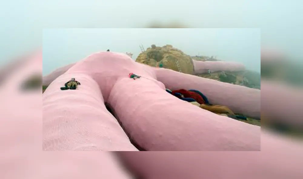 Desliza a la izquierda para conocer esta enorme escultura. Desliza a la izquierda para conocer esta enorme escultura.