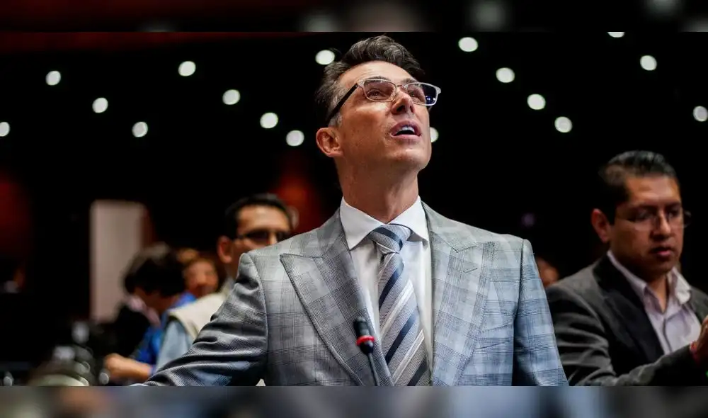 Sergio Mayer y la actriz Bárbara Mori tienen un hijo de 22 años. (Foto: Cuestione)