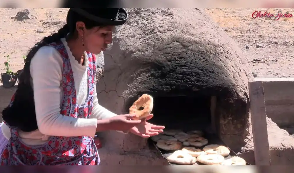 Uno de los panes que hicieron es el “rosca” muy conocido en su pueblo. Foto. Captura video.