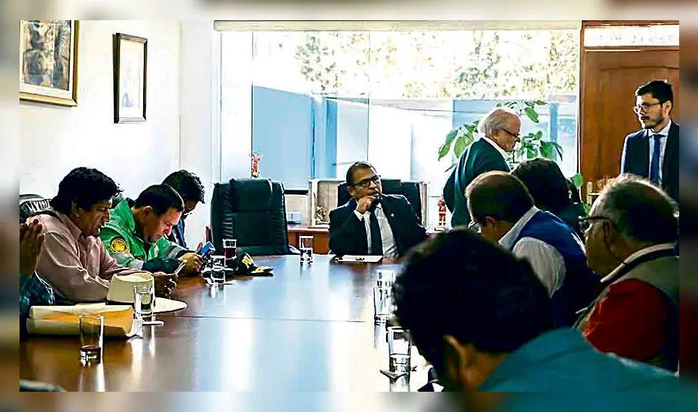 reunión. Luego de casi dos horas, dirigentes y autoridades no lograron acuerdo. Continuará el paro con marchas pacíficas y ya no habrá bloqueo de vías.