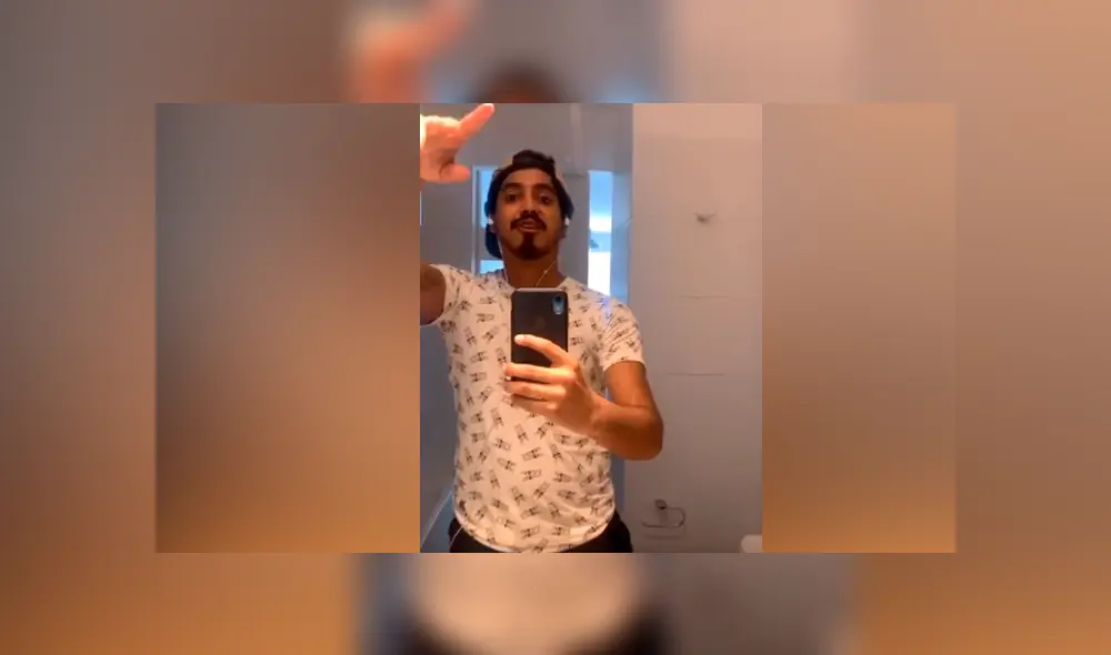 Desliza hacia la izquierda para ver al joven del viral de Facebook que parodió estudiar en una universitaria costosa. Desliza hacia la izquierda para ver al joven del viral de Facebook que parodió estudiar en una universitaria costosa.