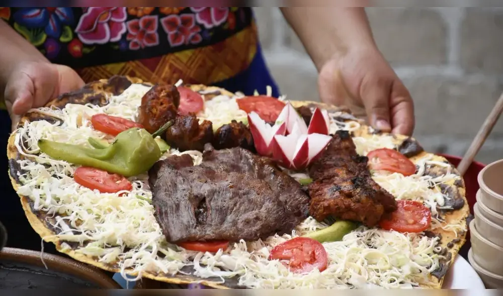 Este platillo mexicano se impuso al choripán argentino y al ceviche peruano en la final del Street Food Latinoamérica. (Foto: El Heraldo de México)