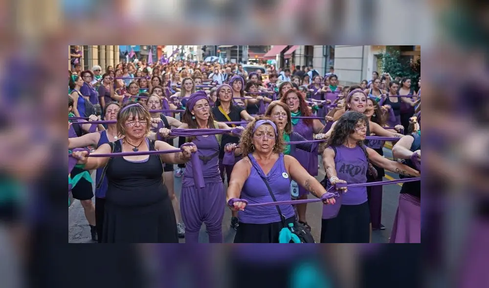 ¿Por qué el violeta es el color representativo del feminismo?