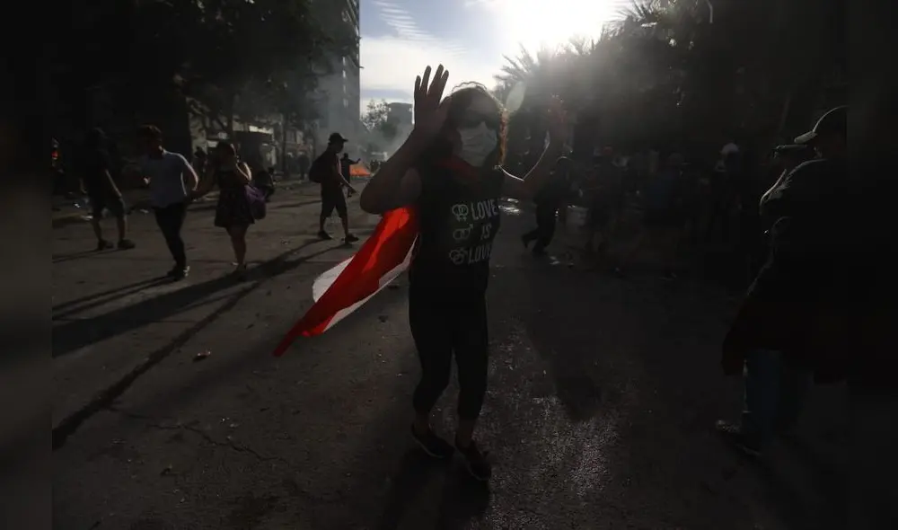 El estallido social altera la rutina de los chilenos. Foto: Jorge Cerdan.