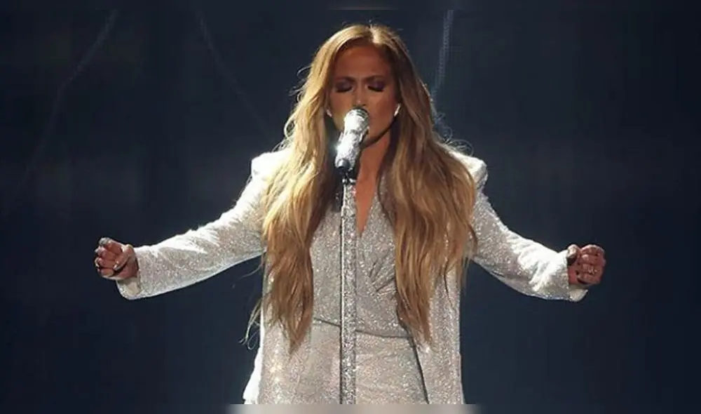 Jennifer Lopez deja ver su trasero en sensual foto íntima con Alex Rodriguez