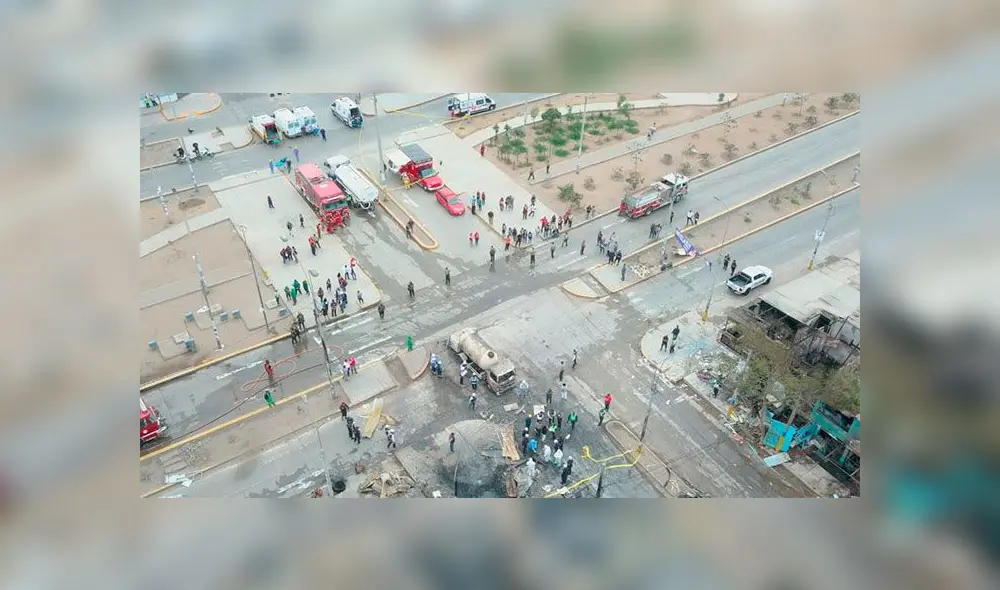 Tres muertos dejó incendio en Villa El Salvador. Créditos: Flavio Matos / La República. Tres muertos dejó incendio en Villa El Salvador. Créditos: Flavio Matos / La República.