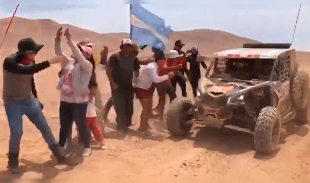 ¡Enorme gesto! Piloto argentino hace una parada en el Dakar para tomarse un selfie [VIDEO]