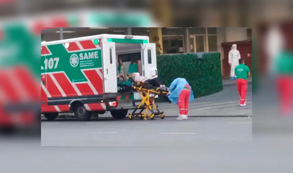 Ambulancias trasladaron a ancianos. Foto: Radio Mitre Ambulancias trasladaron a ancianos. Foto: Radio Mitre