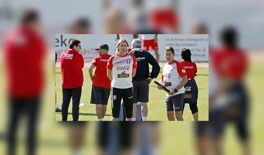 Selección peruana manejaría dos posibilidades para traer a los jugadores. Foto: EFE