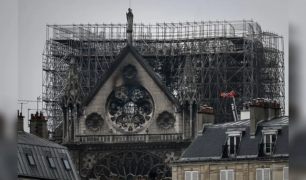 Notre Dame: sigue en pie la catedral de París [FOTOS]