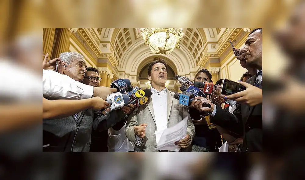 Congresistas que cobraron doble declararán ante fiscal