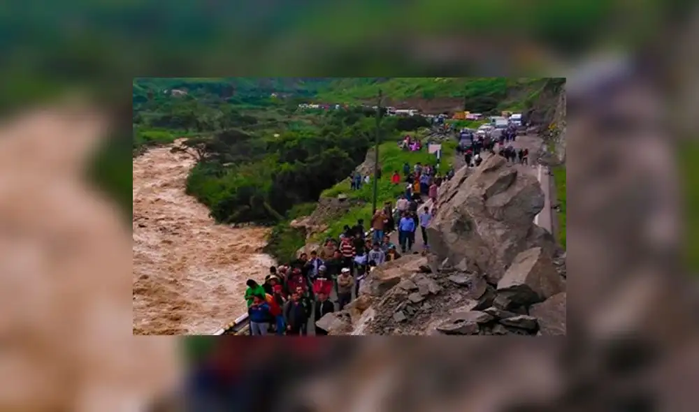 Huaicos en el Perú: carretera Pativilca - Huaraz bloqueada por deslizamientos Huaicos en el Perú: carretera Pativilca - Huaraz bloqueada por deslizamientos