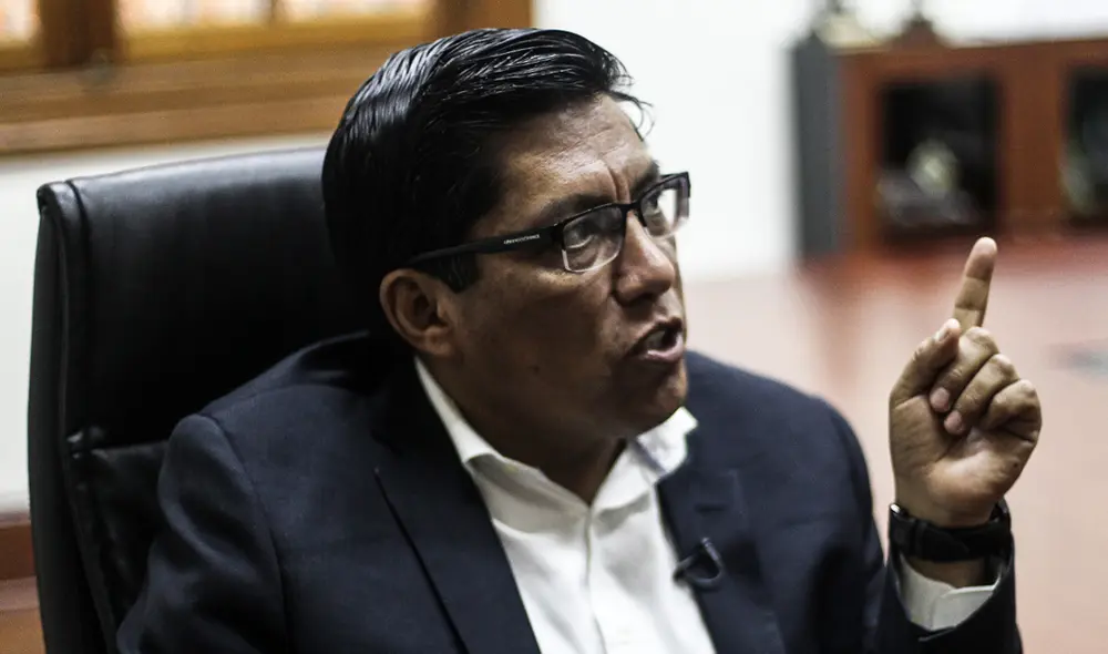 Zeballos juró como primer ministro tras la disolución del Congreso. Foto: La República.