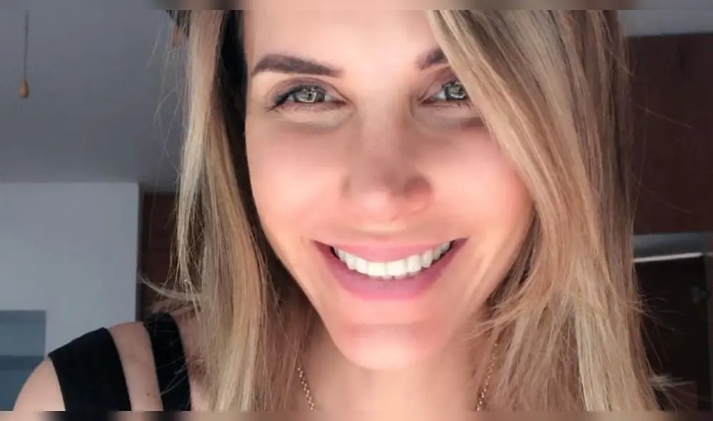 Juliana Oxenford recibe elogios por provocativa foto en su cuarto [VIDEO]