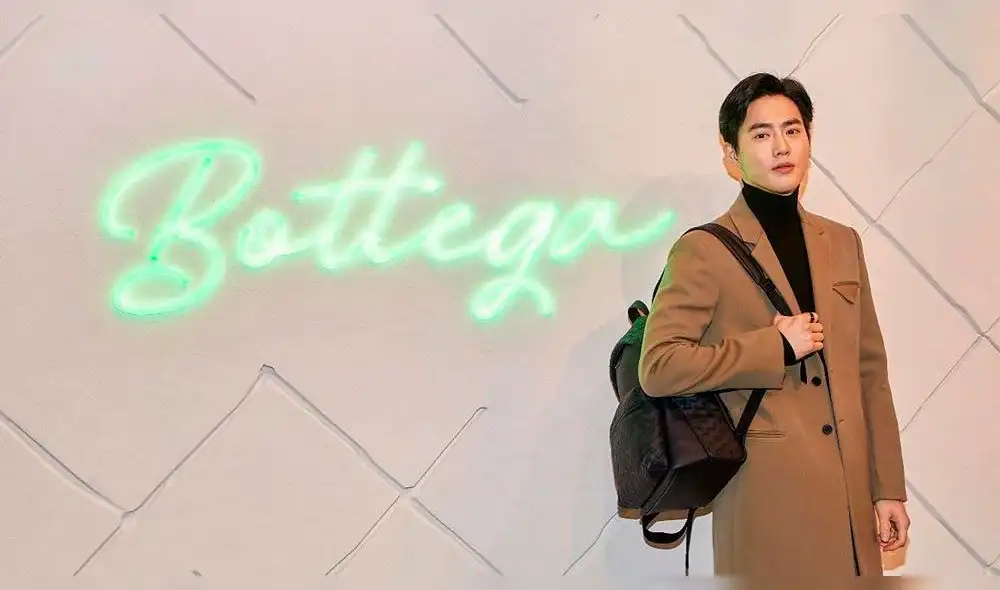 Suho de EXO también cuenta sus anécdotas en Instagram. Suho de EXO también cuenta sus anécdotas en Instagram.