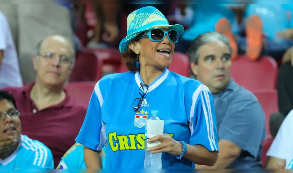 Alianza Lima vs Sporting Cristal: hinchas famosos alientan a los equipos de sus amores [FOTOS]