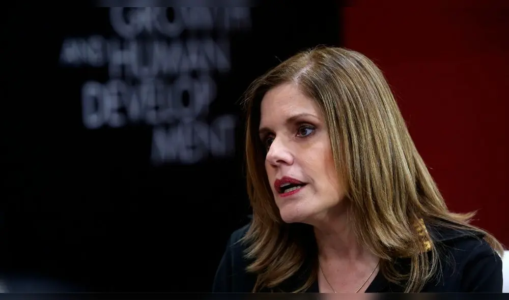 Mercedes Aráoz "juró" como presidenta de la República en el disuelto Congreso, pero luego optó por "renunciar". Foto: La República.