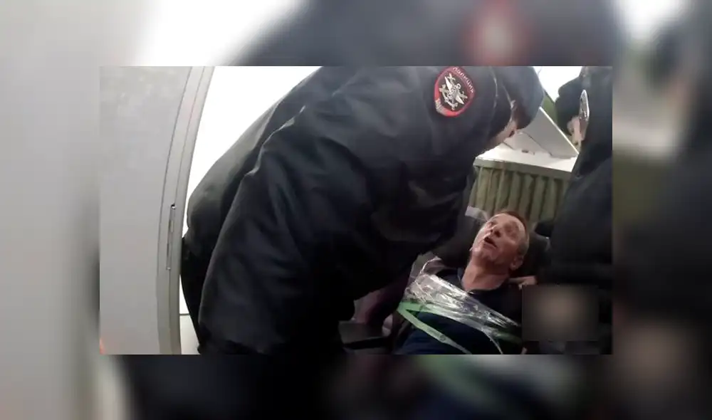 Pasajero ebrio fue atado con cinta adhesiva tras intentar entrar a la cabina del piloto en pleno vuelo