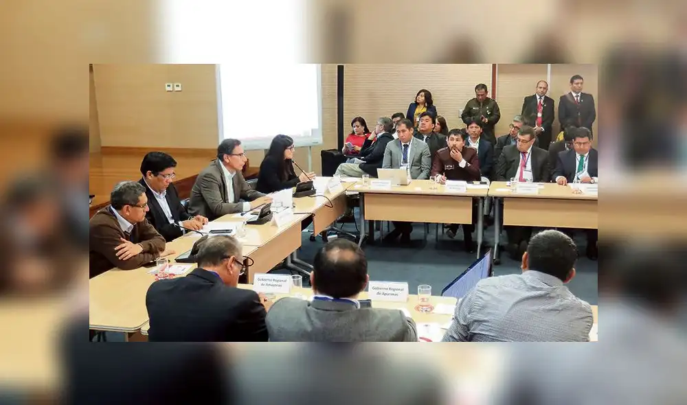 frente. Cáceres tuvo cerca a Vizcarra y no le reprochó nada. frente. Cáceres tuvo cerca a Vizcarra y no le reprochó nada.